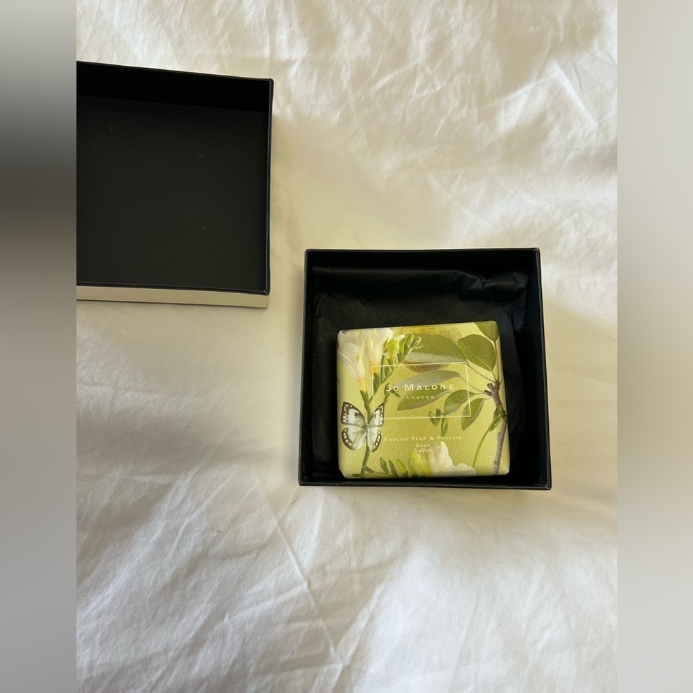 Jo Malone English Pear & Freesia Soap 3.5 OZ | Gift Box Included.